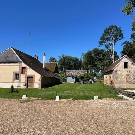 Gite A La Ferme De Sainte Radegonde Lanneray Екстериор снимка