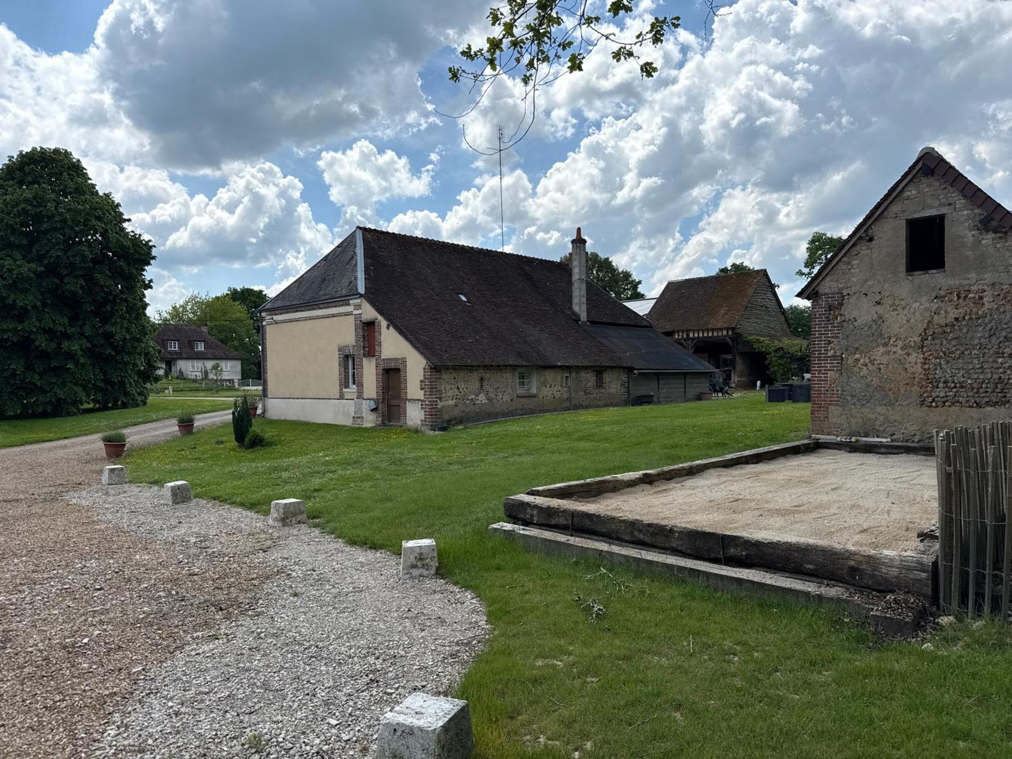 Gite A La Ferme De Sainte Radegonde Lanneray Екстериор снимка